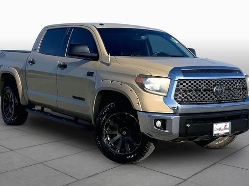 Used 2018 Toyota Tundra SR5 w/ SR5 Upgrade Package AWD/4WD image 2