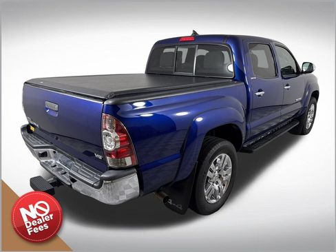 Used 2015 Toyota Tacoma 4x4 Double Cab w/ Limited Package image 3