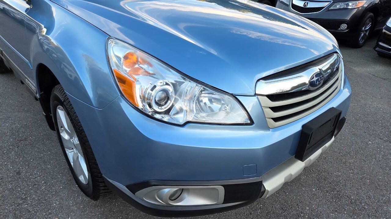 Used 2011 Subaru Outback 2.5i Limited AWD/4WD image 19
