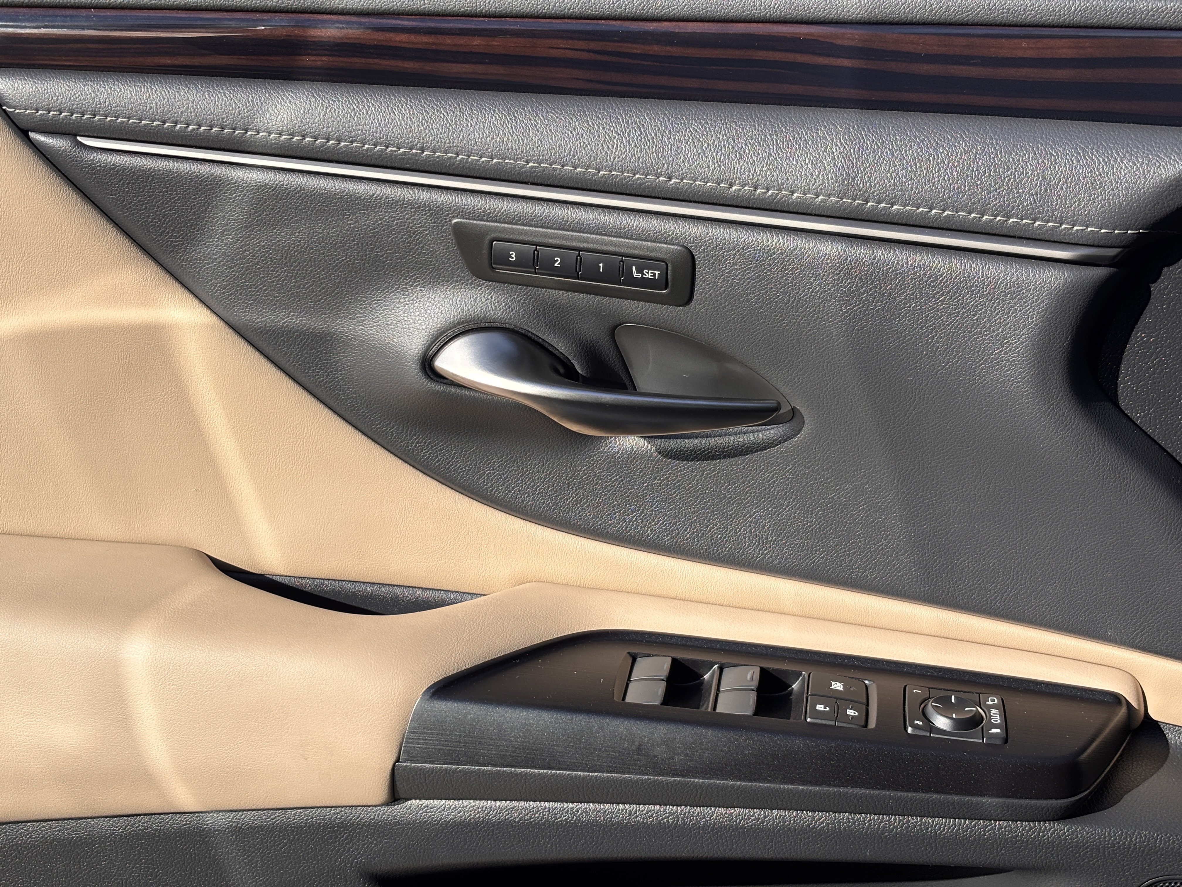 Certified 2020 Lexus ES 350 w/ Premium Package FWD image 28