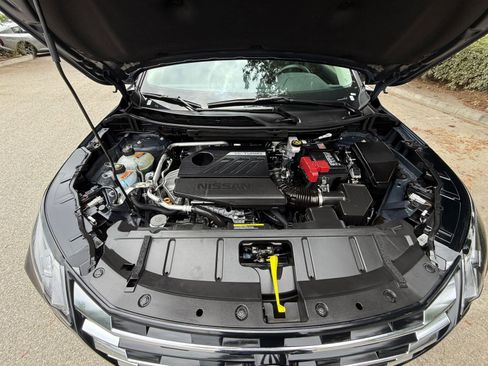 Used 2025 Nissan Rogue SV FWD image 30