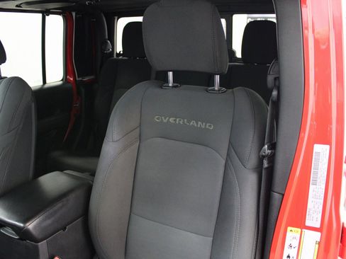 Used 2020 Jeep Gladiator Overland image 18