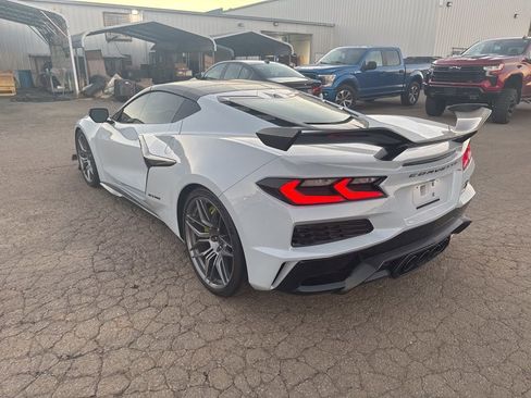 Used 2023 Chevrolet Corvette Z06 w/ Z07 Performance Package image 2
