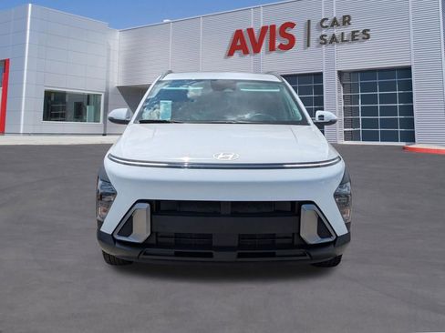 Used 2025 Hyundai Kona SEL FWD image 2