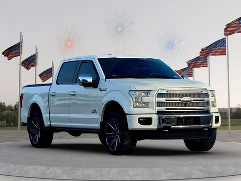 Used 2015 Ford F150 Platinum w/ Equipment Group 701A Luxury image 3