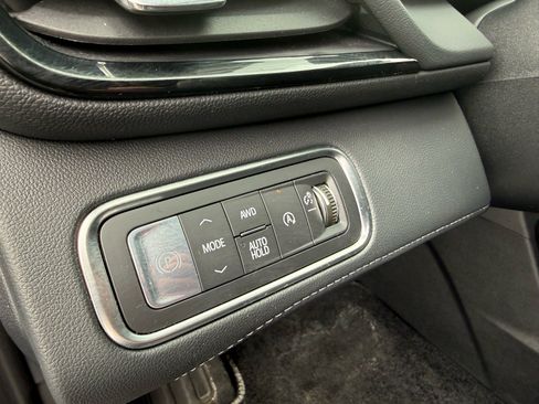 Used 2025 Buick Enclave Avenir w/ Super Cruise Package AWD/4WD image 22