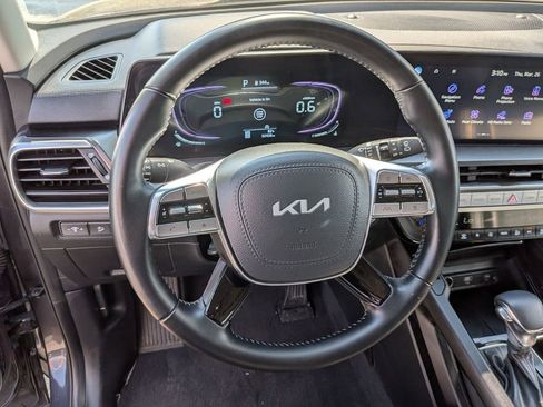 Used 2025 Kia Telluride S FWD image 23