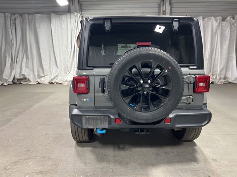 Used 2023 Jeep Wrangler Unlimited Sahara image 6