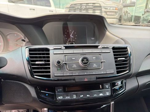 Used 2017 Honda Accord Sport Special Edition image 11