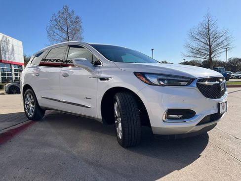 Used 2018 Buick Enclave Avenir w/ Avenir Technology Package image 5