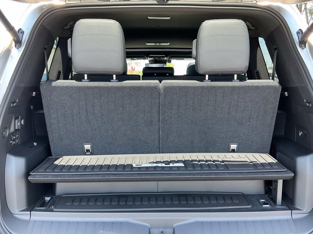New 2026 Lexus LX 700h Luxury AWD/4WD image 17