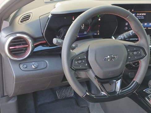 New 2026 Chevrolet Trax RS w/ Sunroof Package image 18