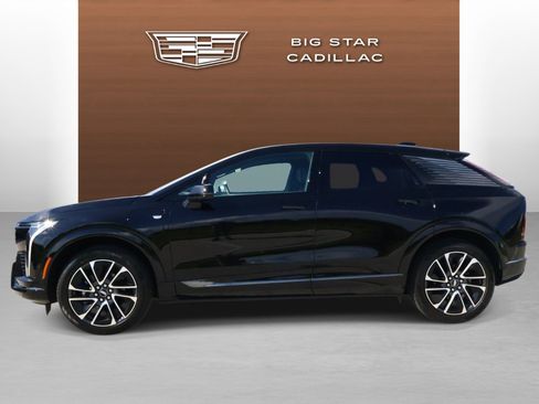 Certified 2025 Cadillac Optiq Sport 1 AWD/4WD image 2