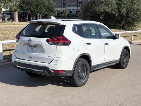 Used 2017 Nissan Rogue S AWD/4WD image 4