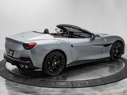 Used 2019 Ferrari Portofino image 20