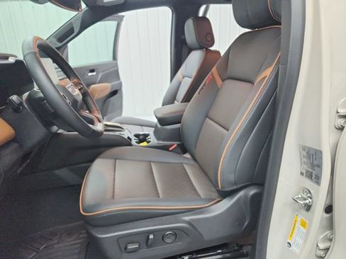 Used 2026 GMC Canyon AT4 w/ Technology Plus Package AWD/4WD image 19