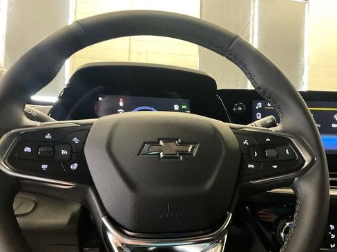 New 2026 Chevrolet Trax ACTIV w/ Sunroof Package FWD image 23
