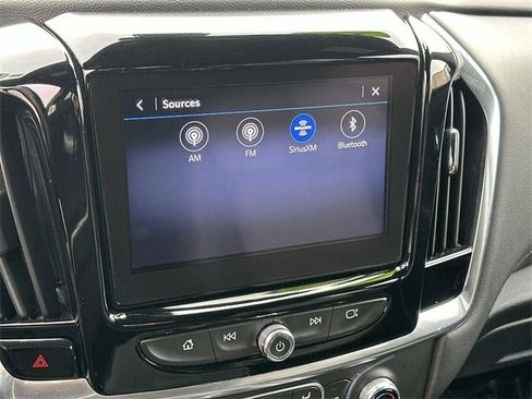 Used 2022 Chevrolet Traverse RS image 12