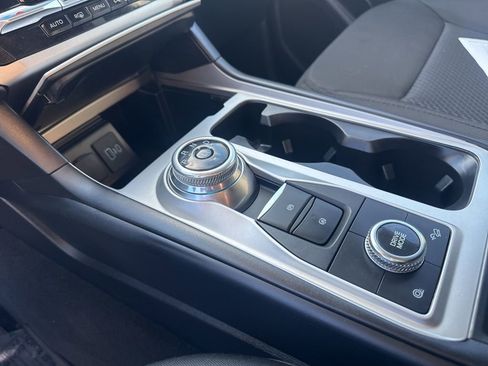 Certified 2022 Ford Explorer XLT image 22