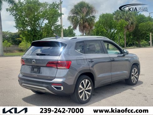 Used 2022 Volkswagen Taos SE AWD/4WD image 6