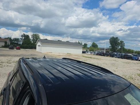 Used 2023 Ford Explorer XLT w/ Equipment Group 202A AWD/4WD image 21