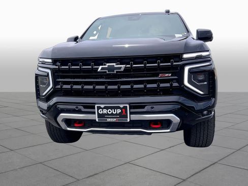 Used 2025 Chevrolet Suburban Z71 AWD/4WD image 29