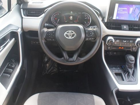 Used 2024 Toyota RAV4 XLE FWD image 5
