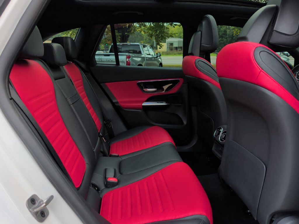 Used 2025 Mercedes-Benz GLC 43 AMG 4MATIC image 35