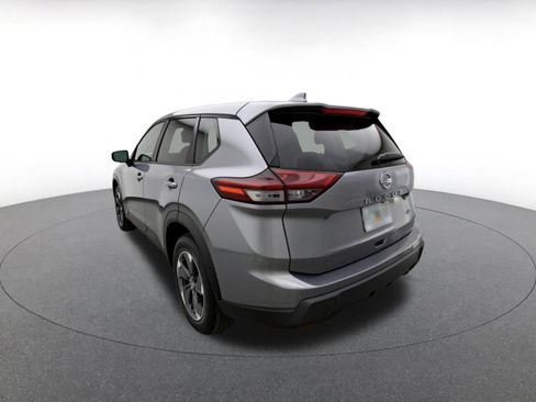 Used 2025 Nissan Rogue SV AWD/4WD image 7