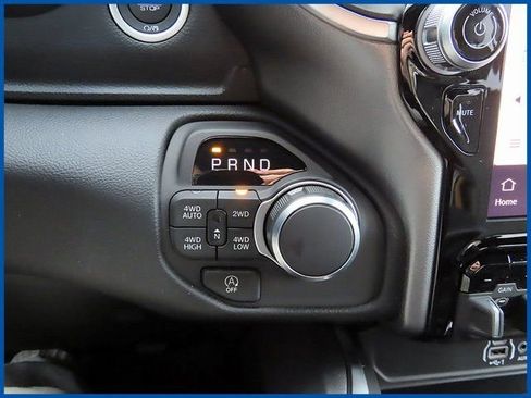 New 2026 RAM 1500 4x4 Crew Cab image 17