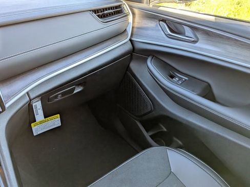 New 2026 Jeep Grand Cherokee Altitude AWD/4WD image 16