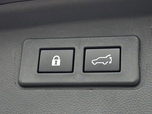 Certified 2025 Subaru Outback Limited image 30