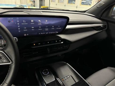 Certified 2025 Buick Enclave Preferred AWD/4WD image 16