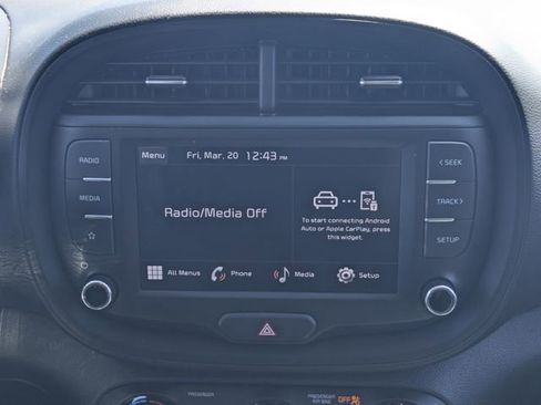 Used 2024 Kia Soul LX image 17