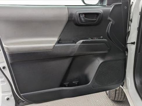 Used 2019 Toyota Tacoma SR image 13