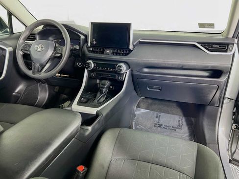Used 2025 Toyota RAV4 XLE AWD/4WD image 28