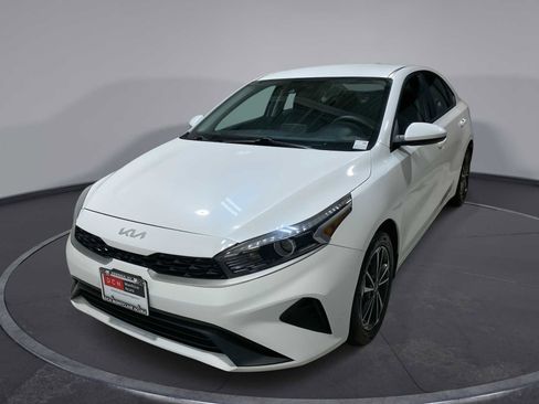Used 2023 Kia Forte LXS FWD image 1