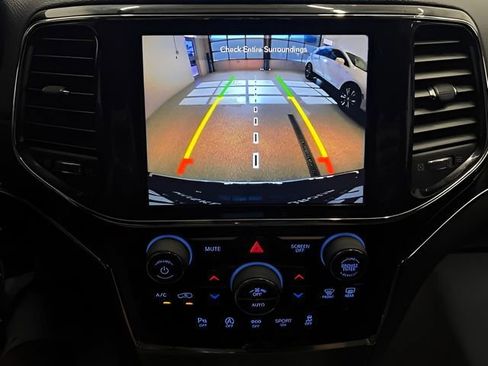 Used 2019 Jeep Grand Cherokee Limited AWD/4WD image 29