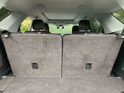 Used 2022 Ford Explorer Limited w/ Limited Technology Package image 38