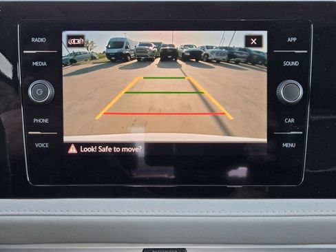 New 2026 Volkswagen Taos SE FWD image 17