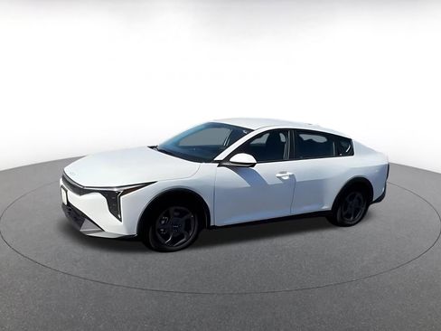 Used 2025 Kia K4 LXS image 8