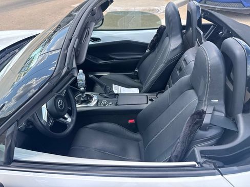 Used 2023 MAZDA MX-5 Miata Grand Touring RWD image 8