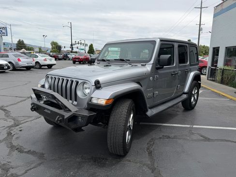 Used 2019 Jeep Wrangler Unlimited Sahara w/ Cold Weather Group AWD/4WD image 3