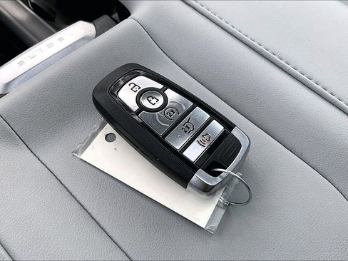 Certified 2025 Ford Expedition Platinum AWD/4WD image 12