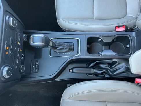 Used 2019 Ford Ranger Lariat w/ Equipment Group 501A Mid image 14