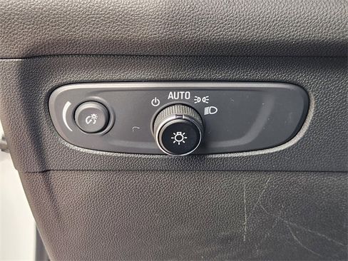 Used 2023 Buick Envision Preferred image 21