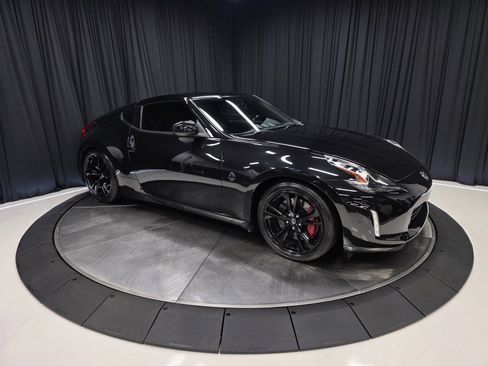 Used 2020 Nissan 370Z Touring Sport image 13
