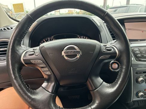 Used 2019 Nissan Pathfinder SL FWD image 8