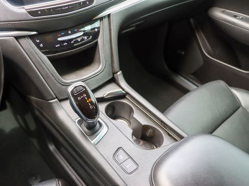 Used 2019 Cadillac XT5 Premium Luxury w/ Driver Assist Package FWD image 39