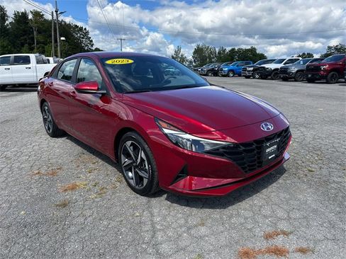 Used 2023 Hyundai Elantra SEL w/ Convenience Package image 7